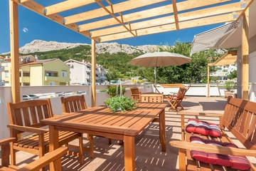 2-Bedroom Apartment in Baška for 4–5 Guests