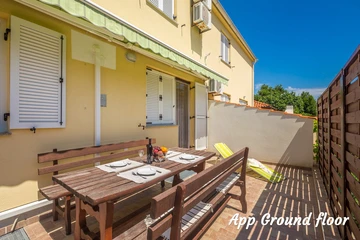 Two-Apartment 2-Bedroom Apartment in Baška