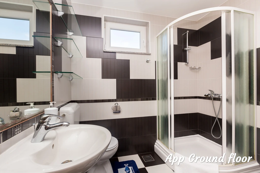 Two-Apartment 2-Bedroom Apartment in Baška
