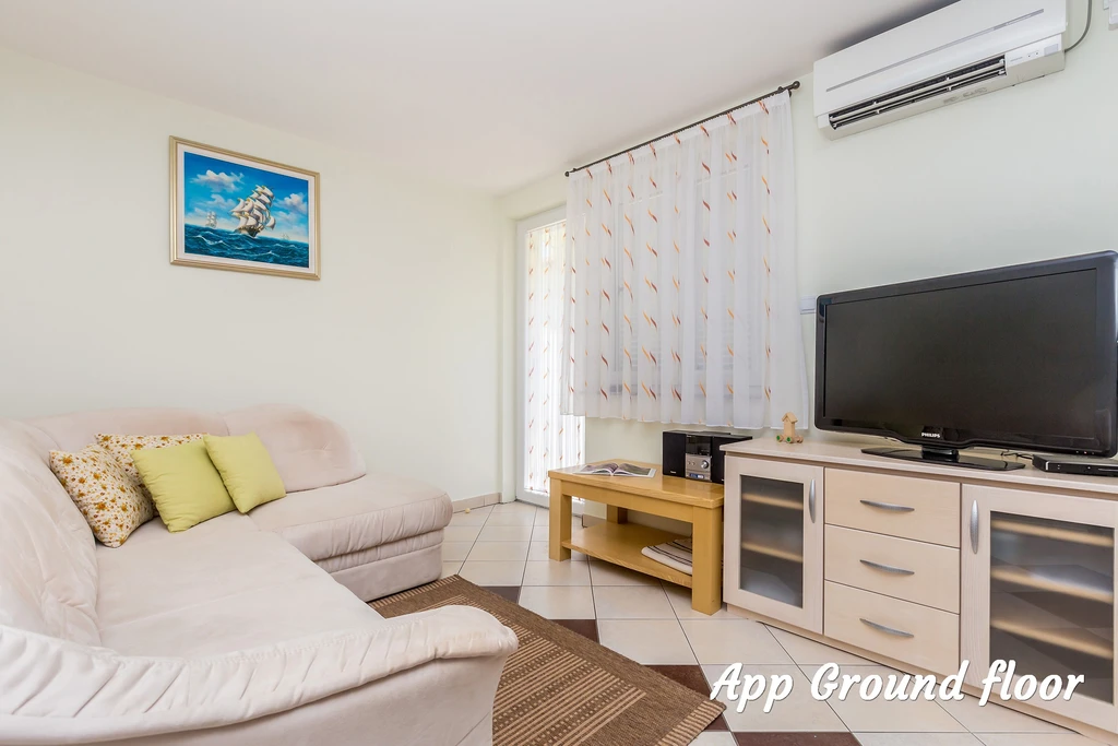 Two-Apartment 2-Bedroom Apartment in Baška