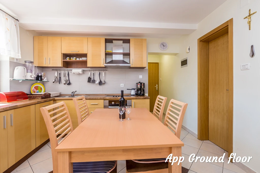 Two-Apartment 2-Bedroom Apartment in Baška