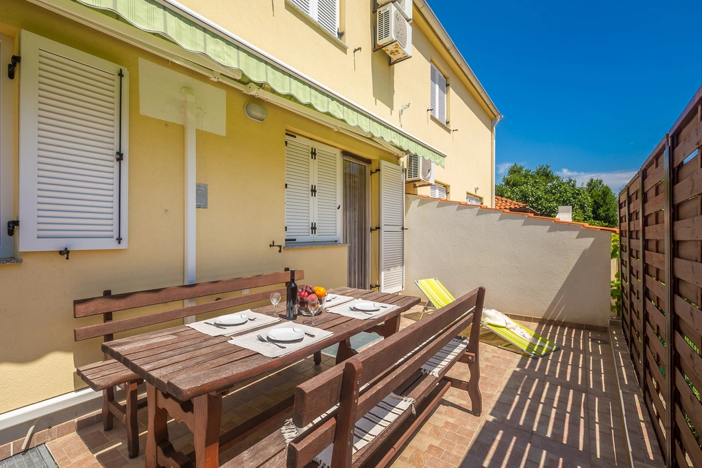 One-Bedroom Apartment in Baška for Up to 4