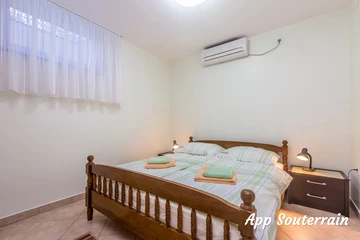 Souterrain Apartment in Baška for Up to 4
