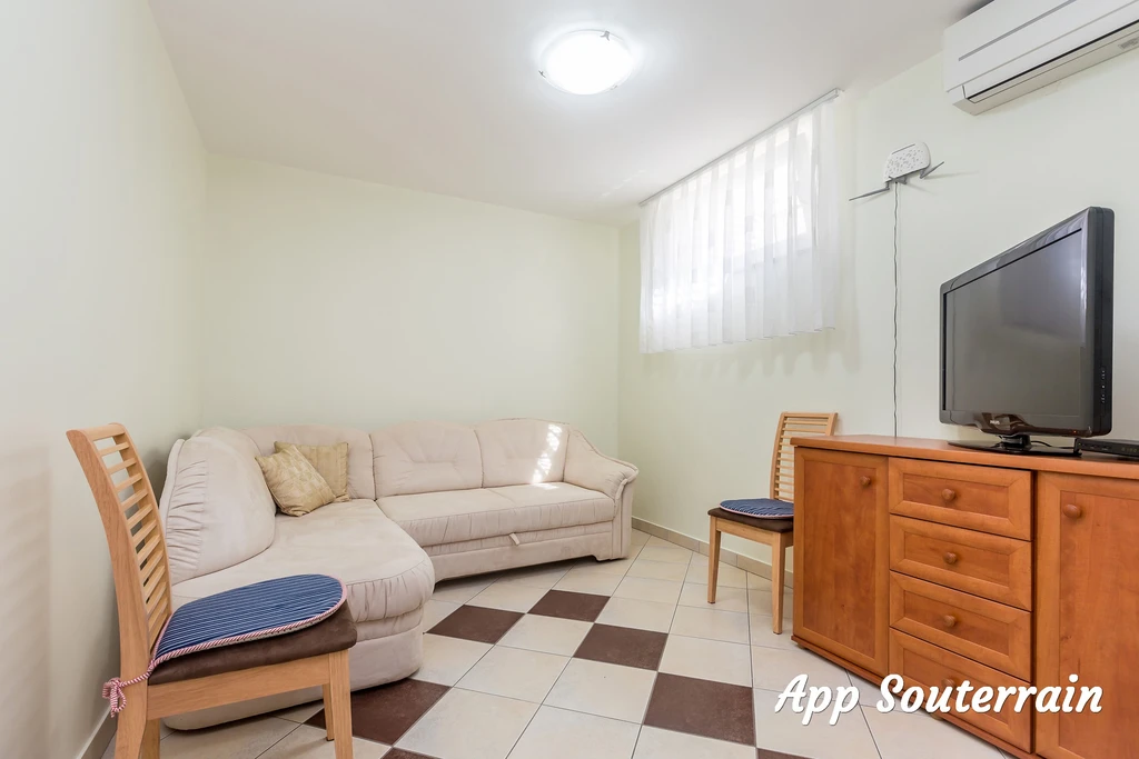Souterrain Apartment in Baška for Up to 4