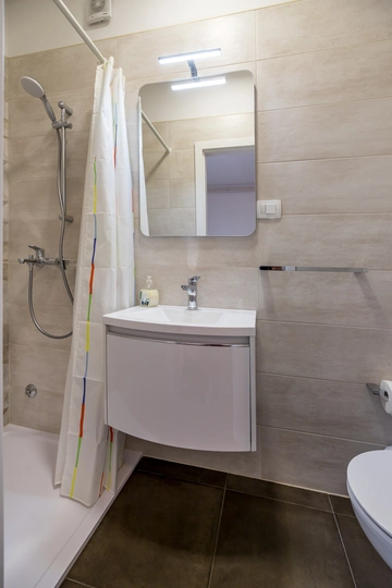 2-Bedroom Apartment in Baška for 4–5 Guests