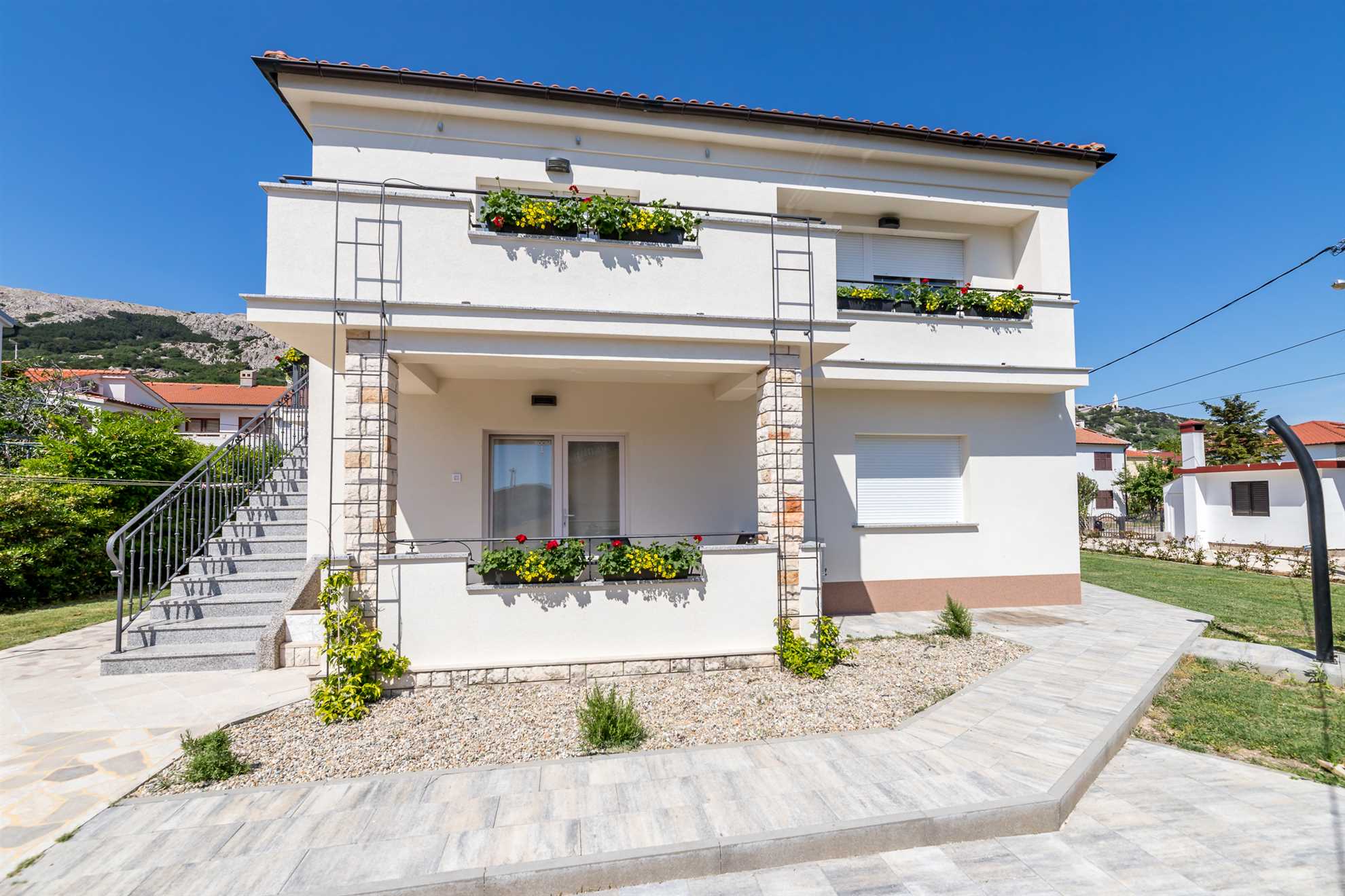 Cozy Duo Retreat with Parking, Air condition and wifi