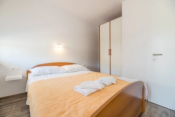 Room for 2 with Private Bathroom and Terrace in Baška