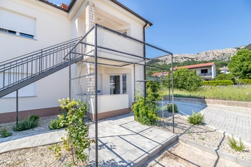 Room for 2 with Private Bathroom and Terrace in Baška