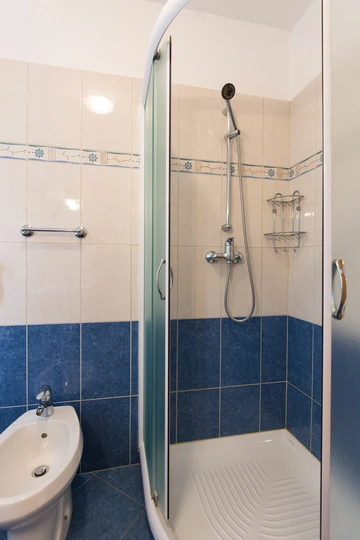 2-Bedroom Apartment in Baška with Parking (4–6)