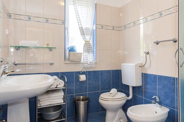 2-Bedroom Apartment in Baška with Parking (4–6)