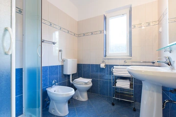 Pet-Friendly 1-Bedroom Apartment in Baška for 4