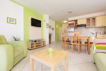 Pet-Friendly 1-Bedroom Apartment in Baška for 4