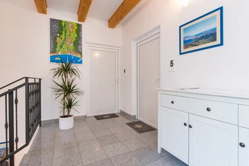 Baška Studio Apartment with Sea-View Balcony & Parking