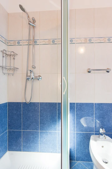 Baška Studio Apartment with Sea-View Balcony & Parking