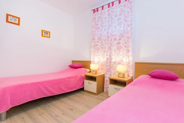 Pet-Friendly Souterrain Apartment for 4 in Baška