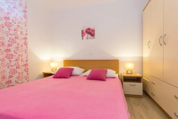 Pet-Friendly Souterrain Apartment for 4 in Baška