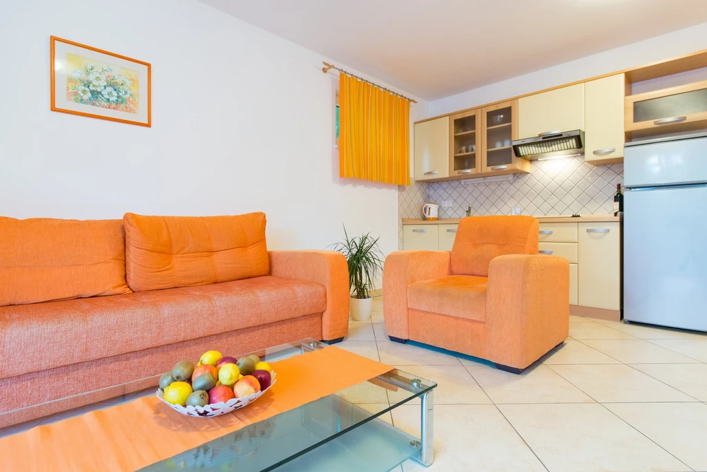 Pet-Friendly Souterrain Apartment for 4 in Baška