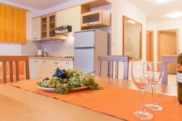Pet-Friendly Souterrain Apartment for 4 in Baška