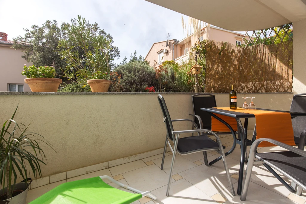 Pet-Friendly Souterrain Apartment for 4 in Baška