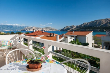 Baška 2-Bedroom Apartment for 4–6 Guests