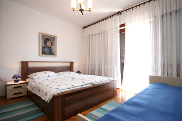 Baška 2-Bedroom Apartment for 4–6 Guests