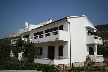Studio in Baška for 2 Guests with Parking