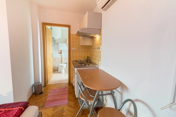 Studio in Baška for 2 Guests with Dedicated Parking