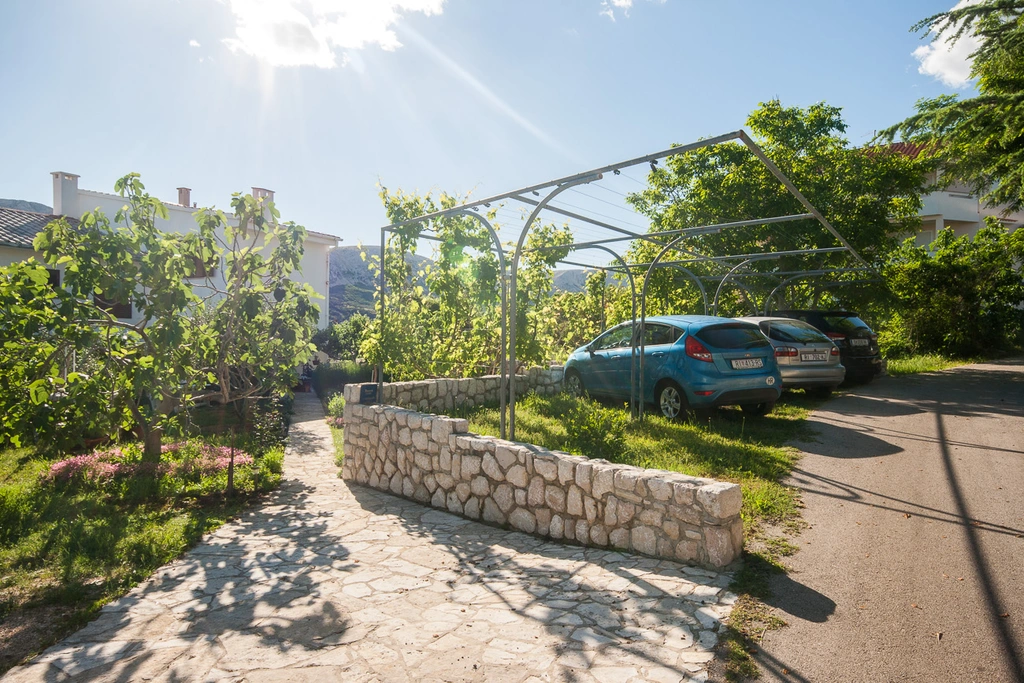 Studio in Baška for 2 Guests with Dedicated Parking