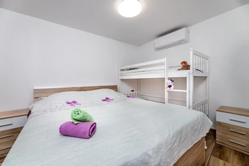 Baška Apartment for 3 Guests with Terrace and Parking