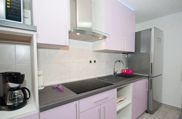 Baška Sea-View Apartment for 5 Guests with Parking