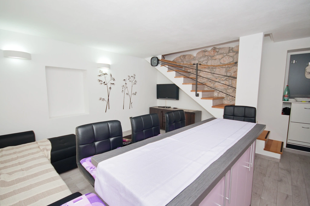 Baška Sea-View Apartment for 5 Guests with Parking