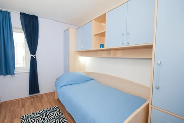 Baška Sea-View Apartment for 5 Guests with Parking