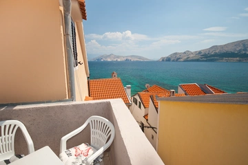 Baška Sea-View Apartment for 5 Guests with Parking