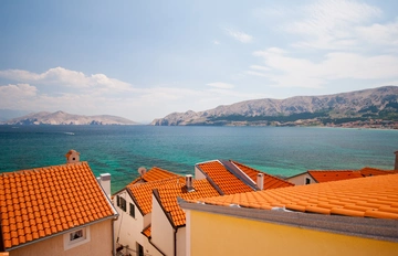 Baška Sea-View Apartment for 5 Guests with Parking