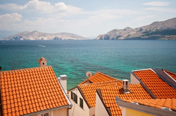 Baška Sea-View Apartment for 5 Guests with Parking