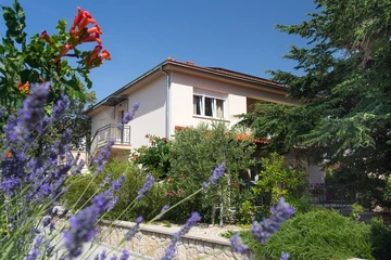 2-Bedroom Apartment in Baška for Up to 6 Guests