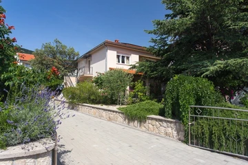 2-Bedroom Apartment in Baška for Up to 6 Guests