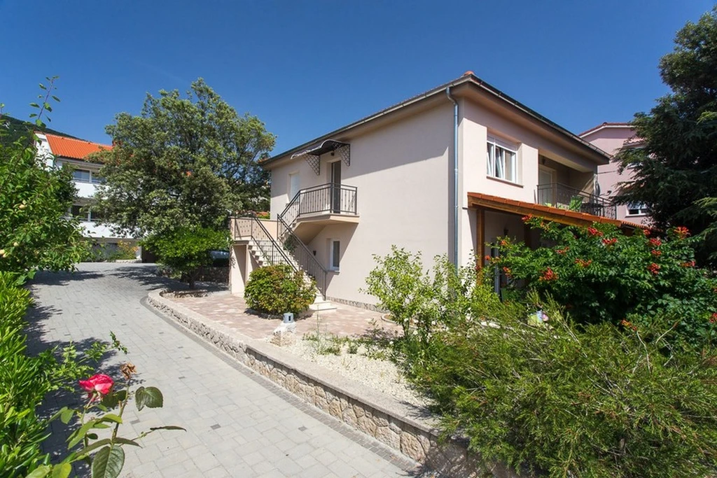 2-Bedroom Apartment in Baška for Up to 6 Guests