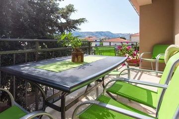 2-Bedroom Apartment in Baška for Up to 6 Guests