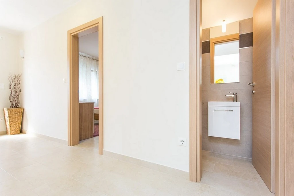 2-Bedroom Apartment in Baška for Up to 6 Guests