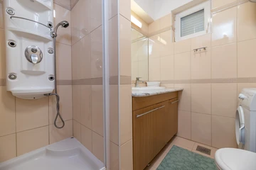 Baška 2-Bedroom Apartment for Up to 6 Guests