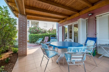 Baška 2-Bedroom Apartment for Up to 6 Guests