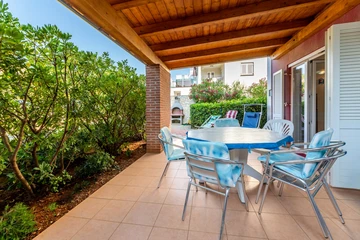 Baška 2-Bedroom Apartment for Up to 6 Guests