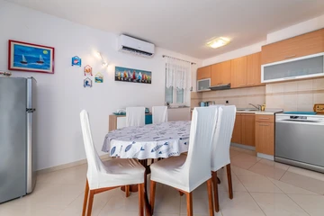 Baška 2-Bedroom Apartment for Up to 6 Guests