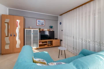 Baška 2-Bedroom Apartment for Up to 6 Guests
