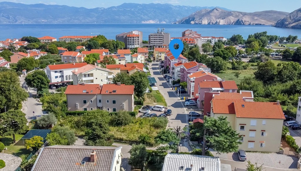Baška 2-Bedroom Apartment for Up to 6 Guests