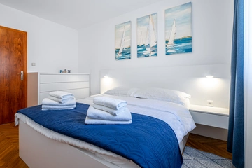 Sea View Apartment with Terrace in Baška