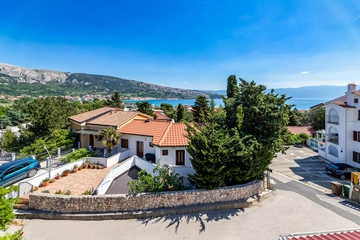 Sea View Apartment with Terrace in Baška