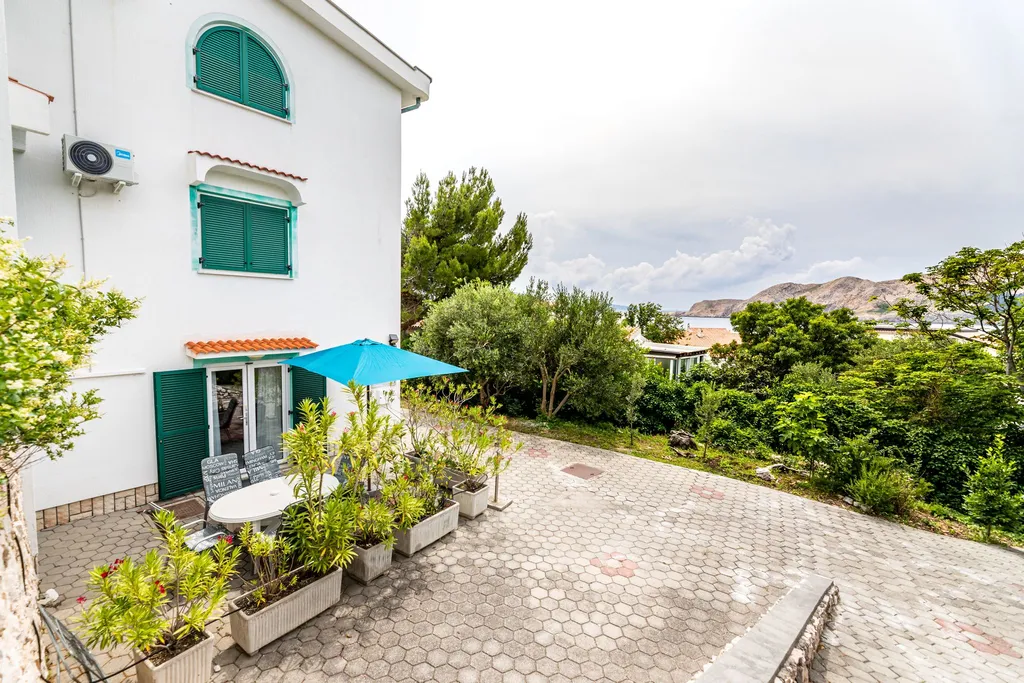 Oleander A4 – Apartman Baška Krk, Idealno za Obiteljski Odmor uz More