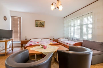 75 m² Apartment for 5 in Baška, Croatia